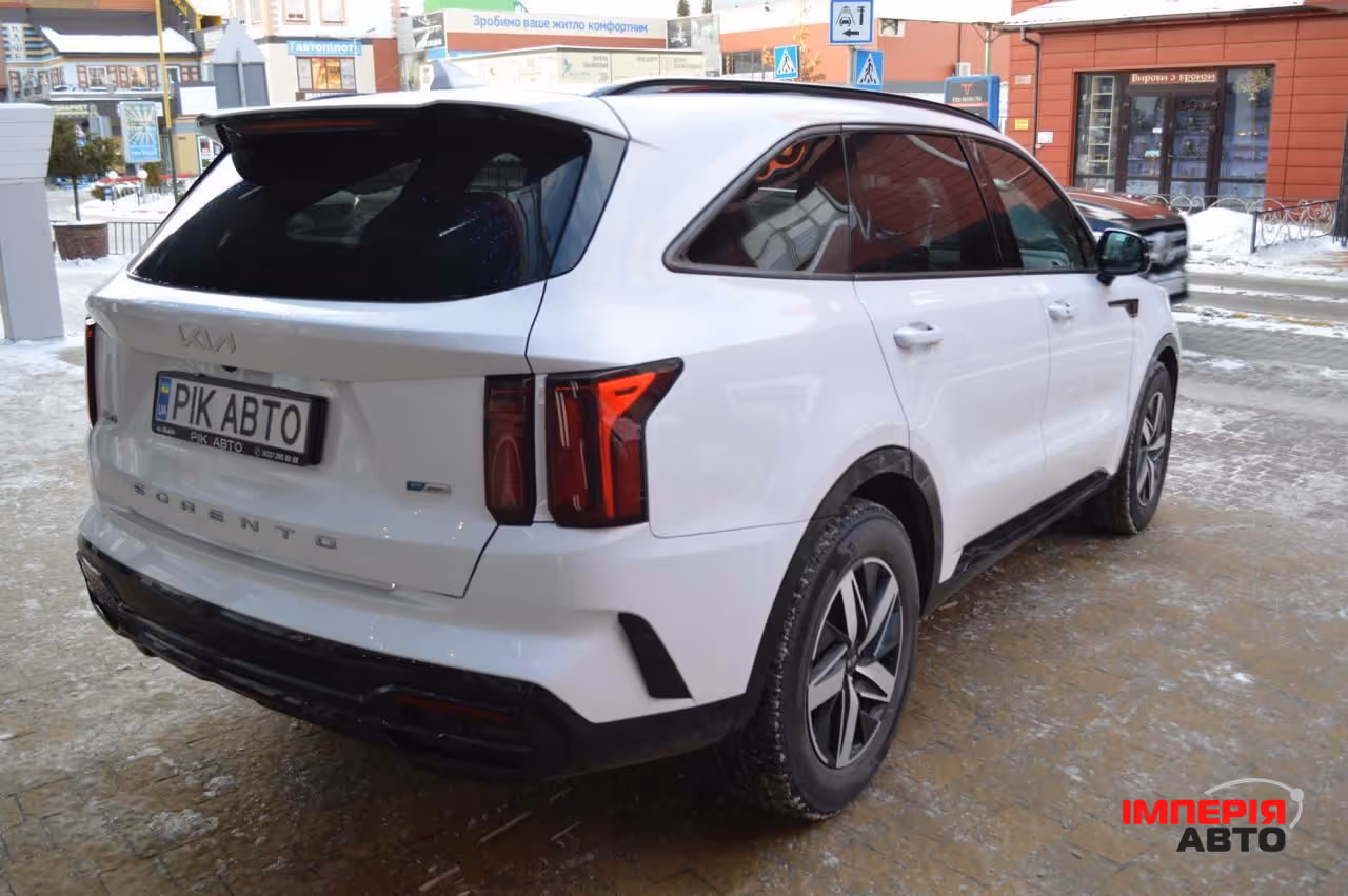 Kia Sorento - фото 3