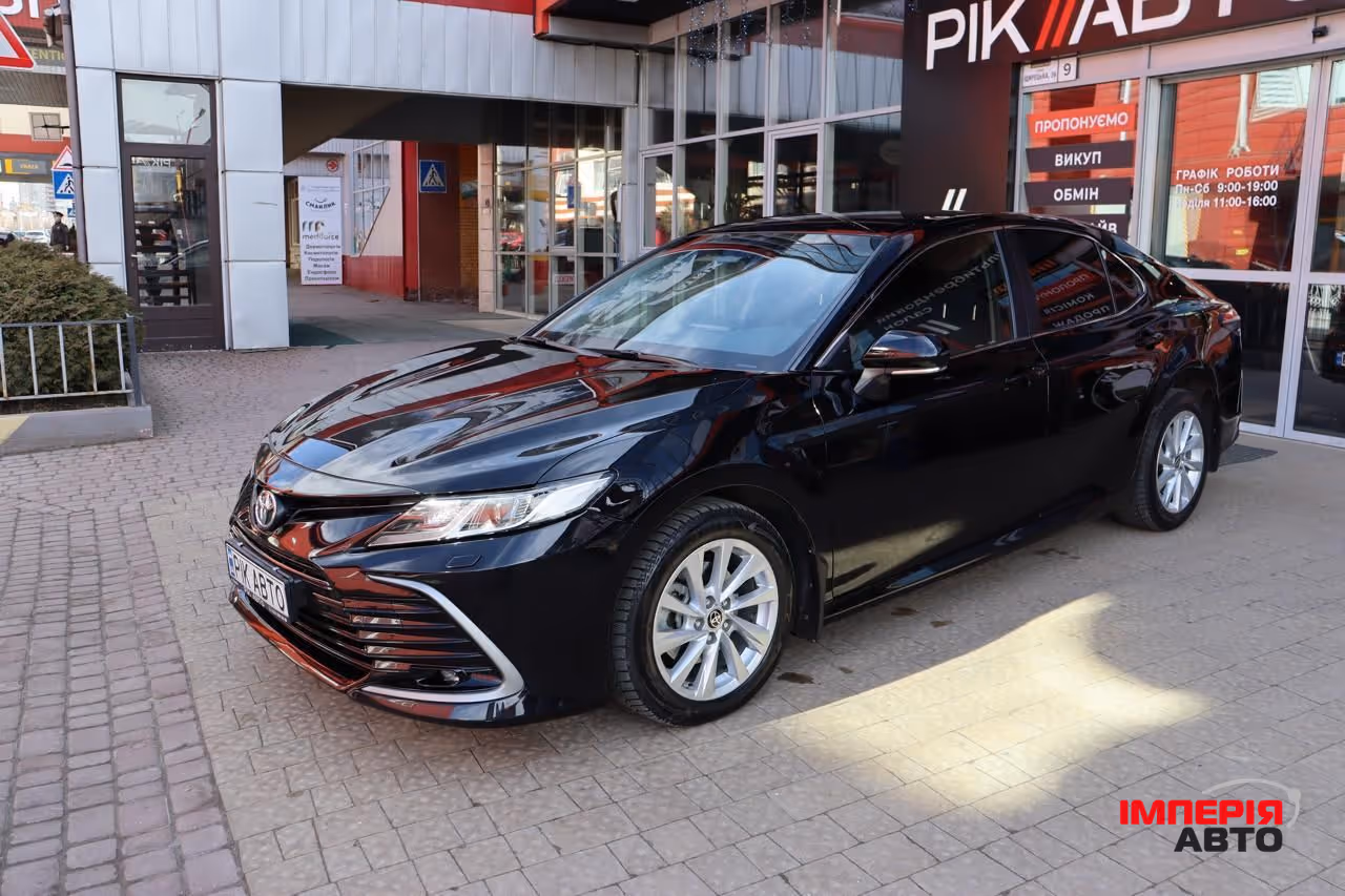 Toyota Camry - фото 2