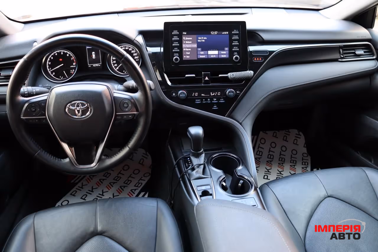 Toyota Camry - фото 7