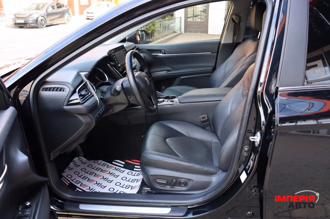Toyota Camry - фото 5