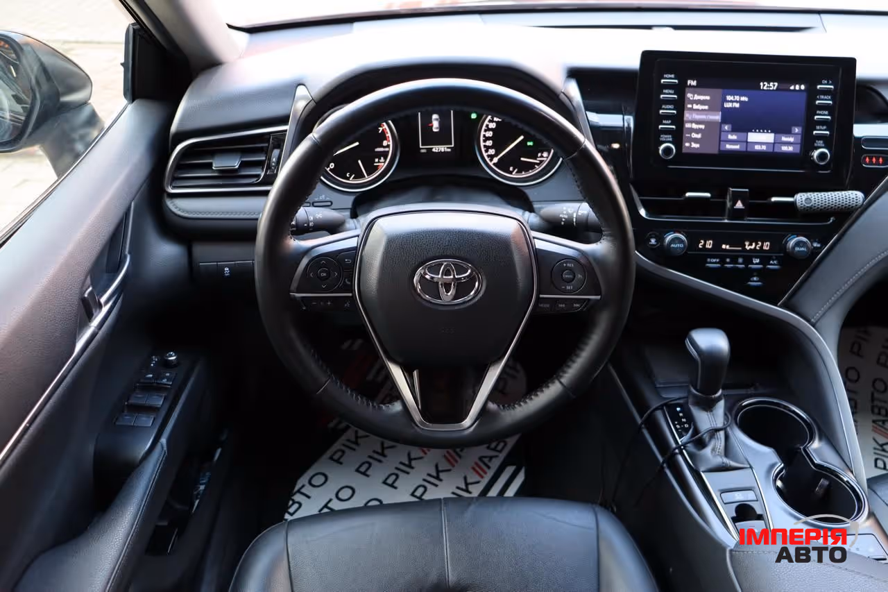 Toyota Camry - фото 8