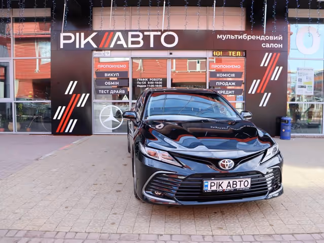 Toyota Camry - зображення 1