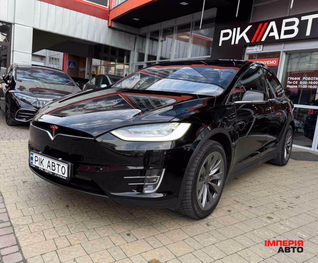 Tesla Model X - фото 2