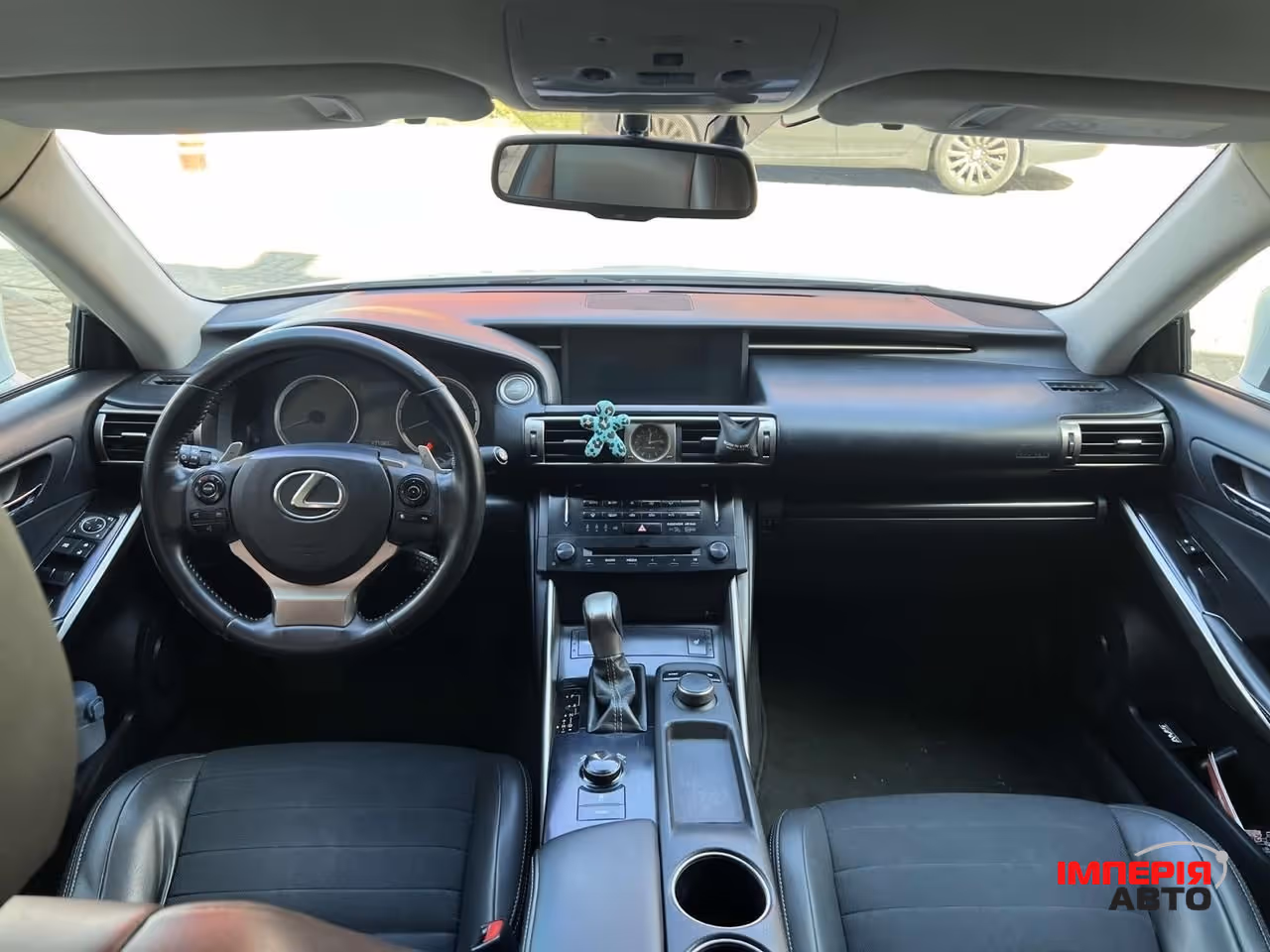 Lexus IS - фото 7