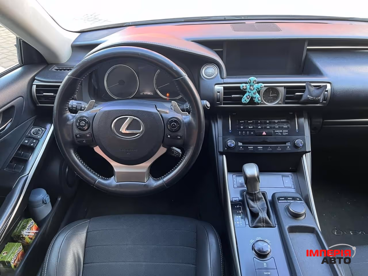 Lexus IS - фото 8