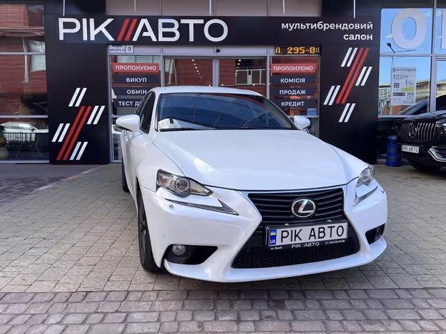 Lexus IS - зображення 1
