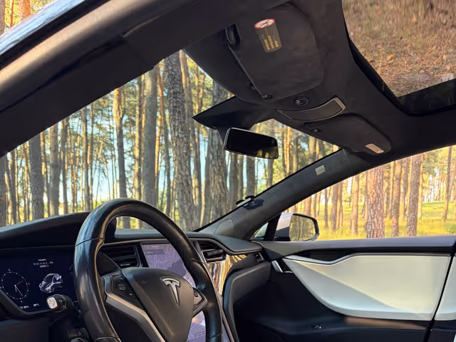 Tesla Model S - зображення 5