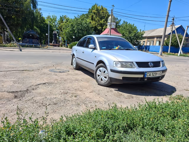 Volkswagen Passat - зображення 1