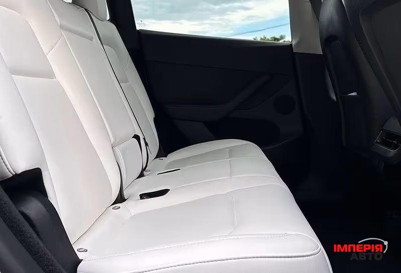 Tesla Model Y - фото 7