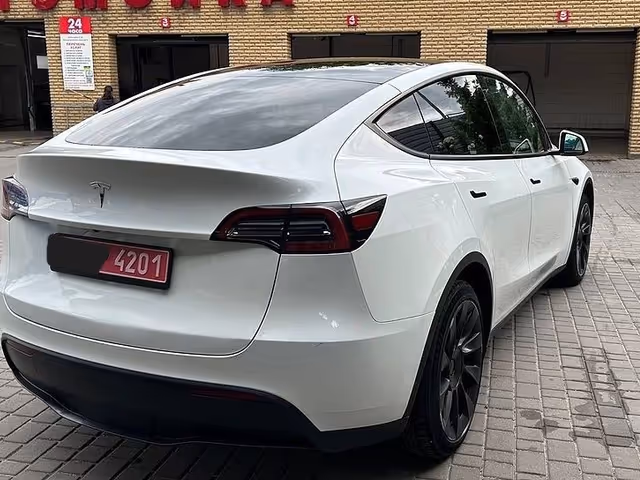 Tesla Model Y - зображення 3