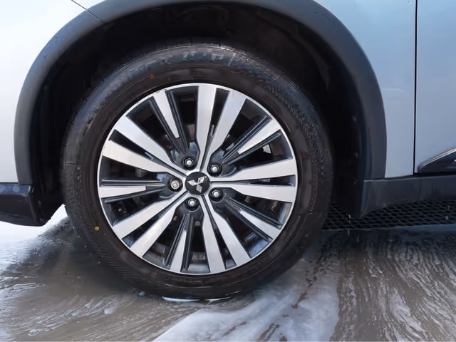 Mitsubishi Outlander - зображення 4