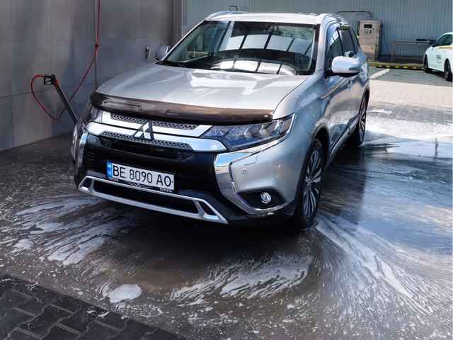 Mitsubishi Outlander - зображення 2