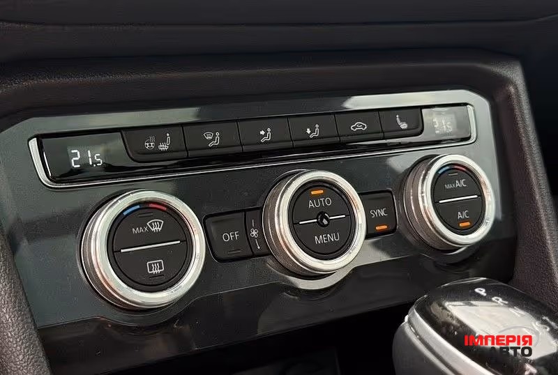 Volkswagen Tiguan - фото 11