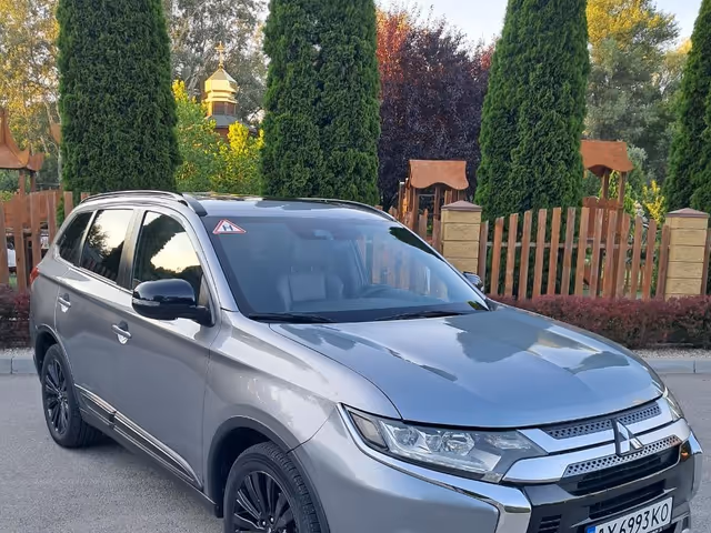 Mitsubishi Outlander - зображення 2