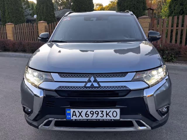 Mitsubishi Outlander - зображення 3