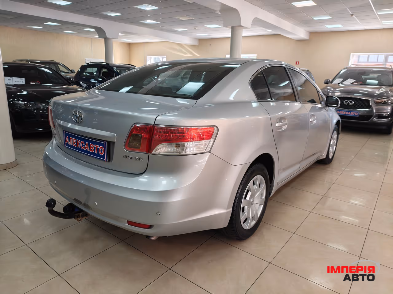 Toyota Avensis - фото 5
