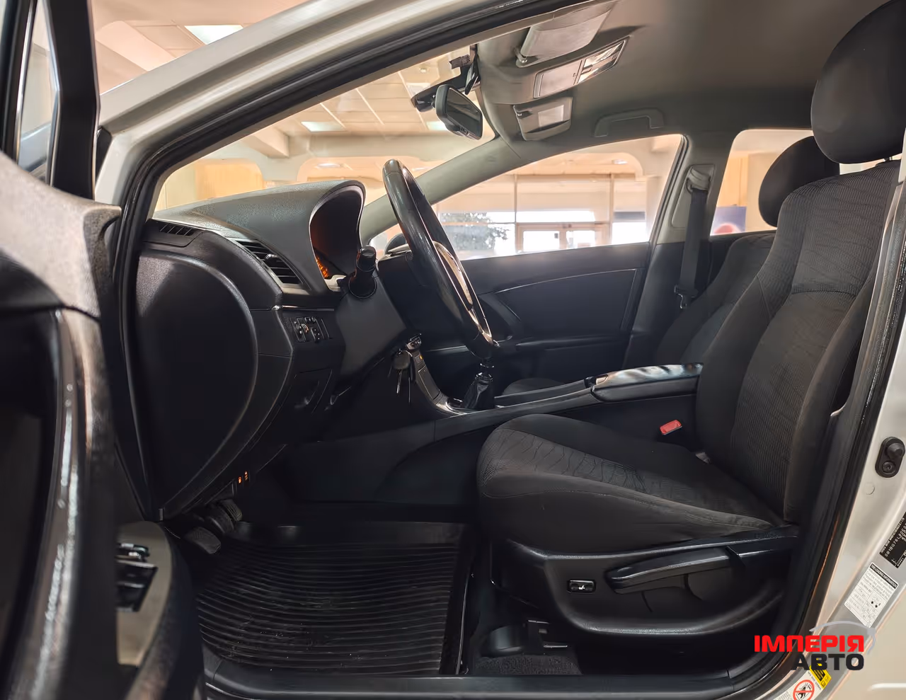 Toyota Avensis - фото 11