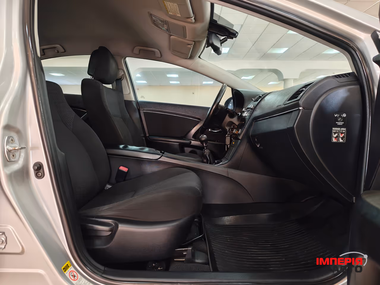 Toyota Avensis - фото 8