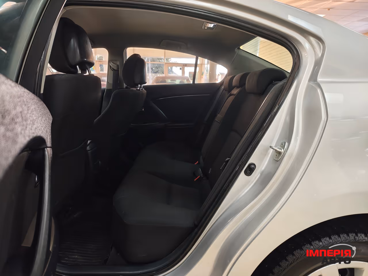 Toyota Avensis - фото 9