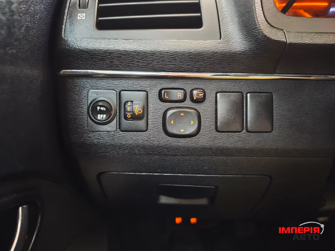 Toyota Avensis - фото 16