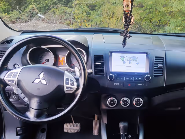 Mitsubishi Outlander - зображення 3
