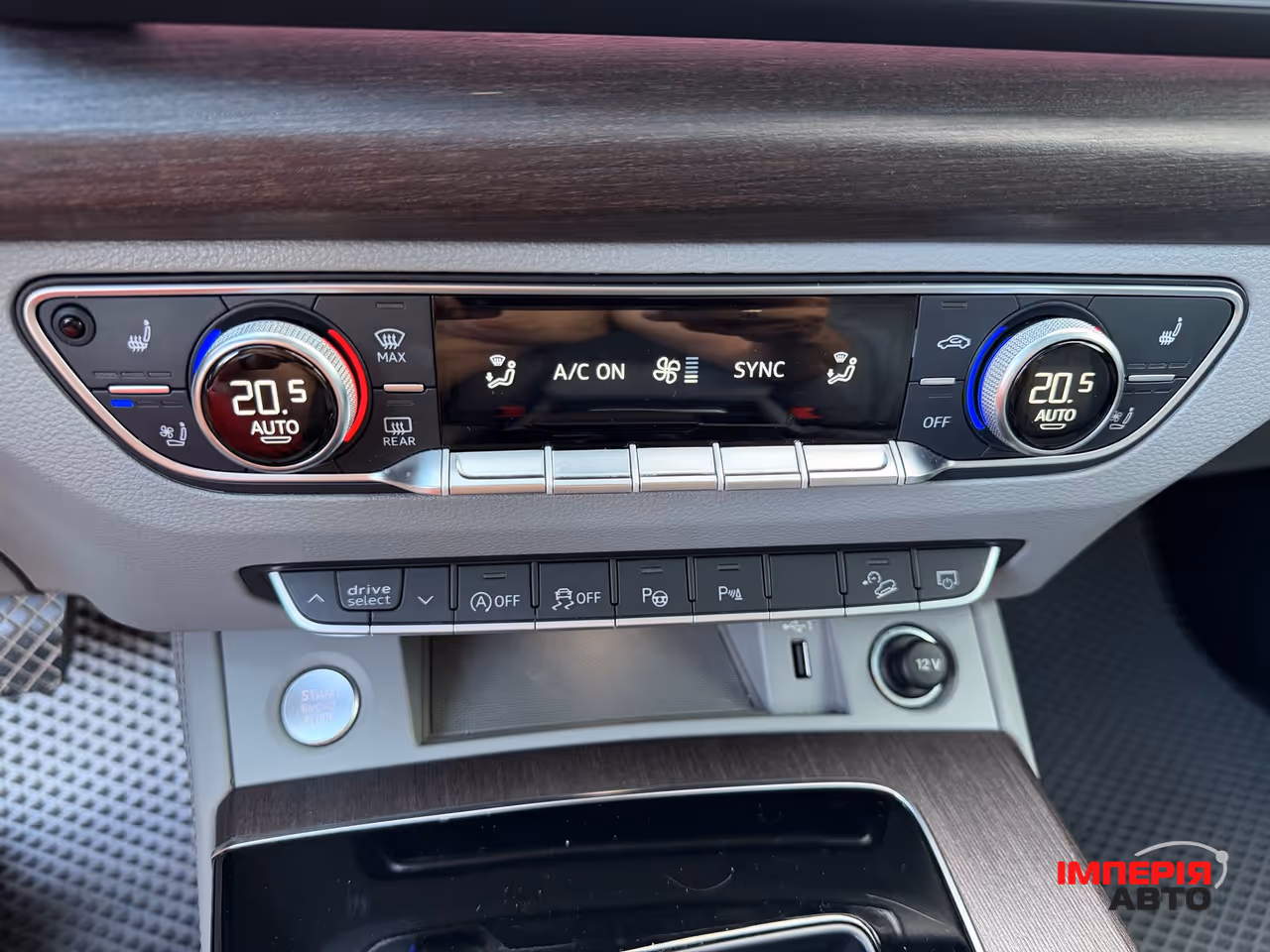 Audi Q5 - фото 24