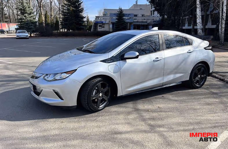 Chevrolet Volt - фото 1