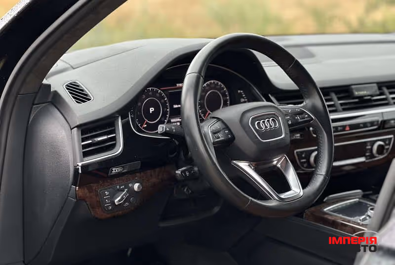 Audi Q7 - фото 9