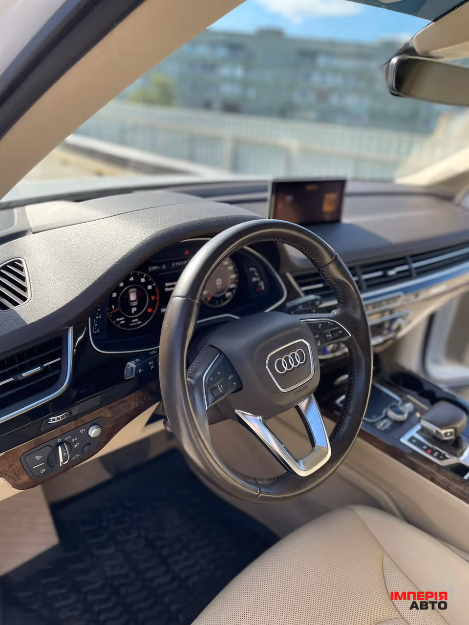 Audi Q7 - фото 7