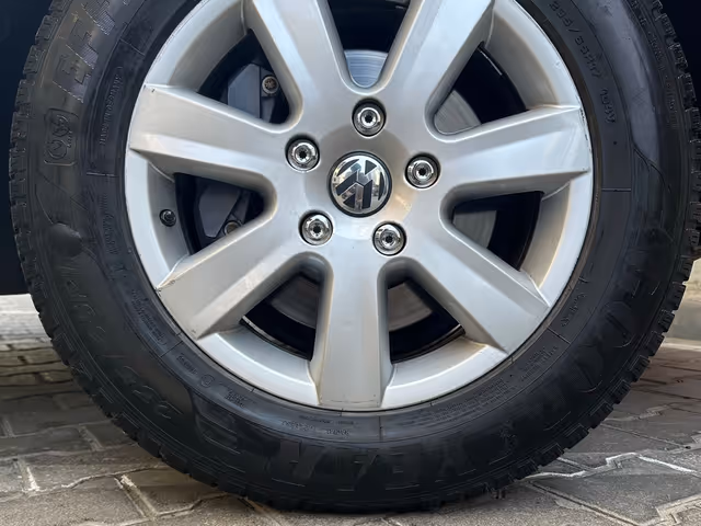 Volkswagen Touareg - зображення 4