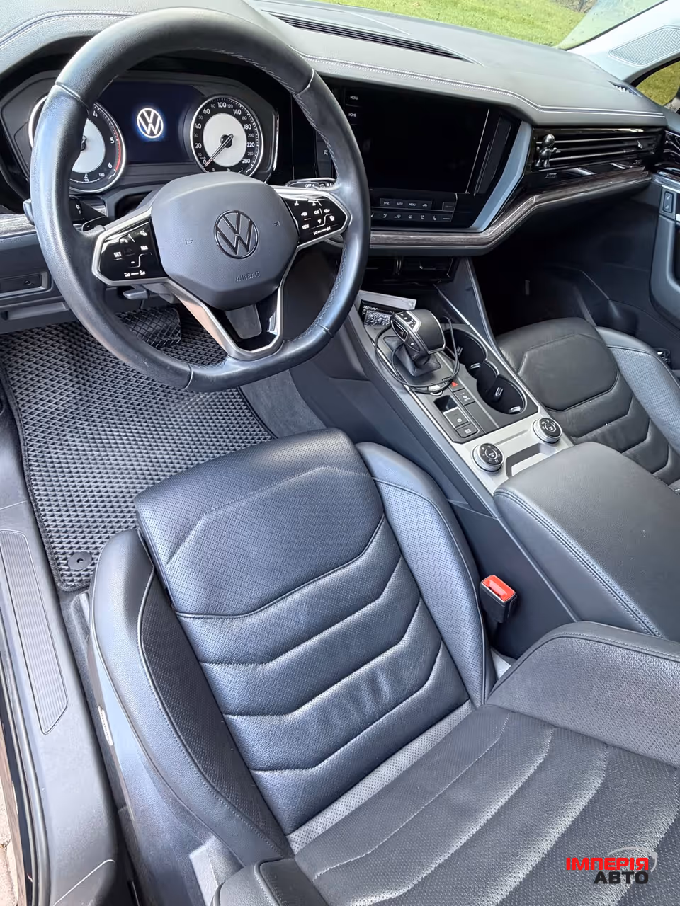 Volkswagen Touareg - фото 10