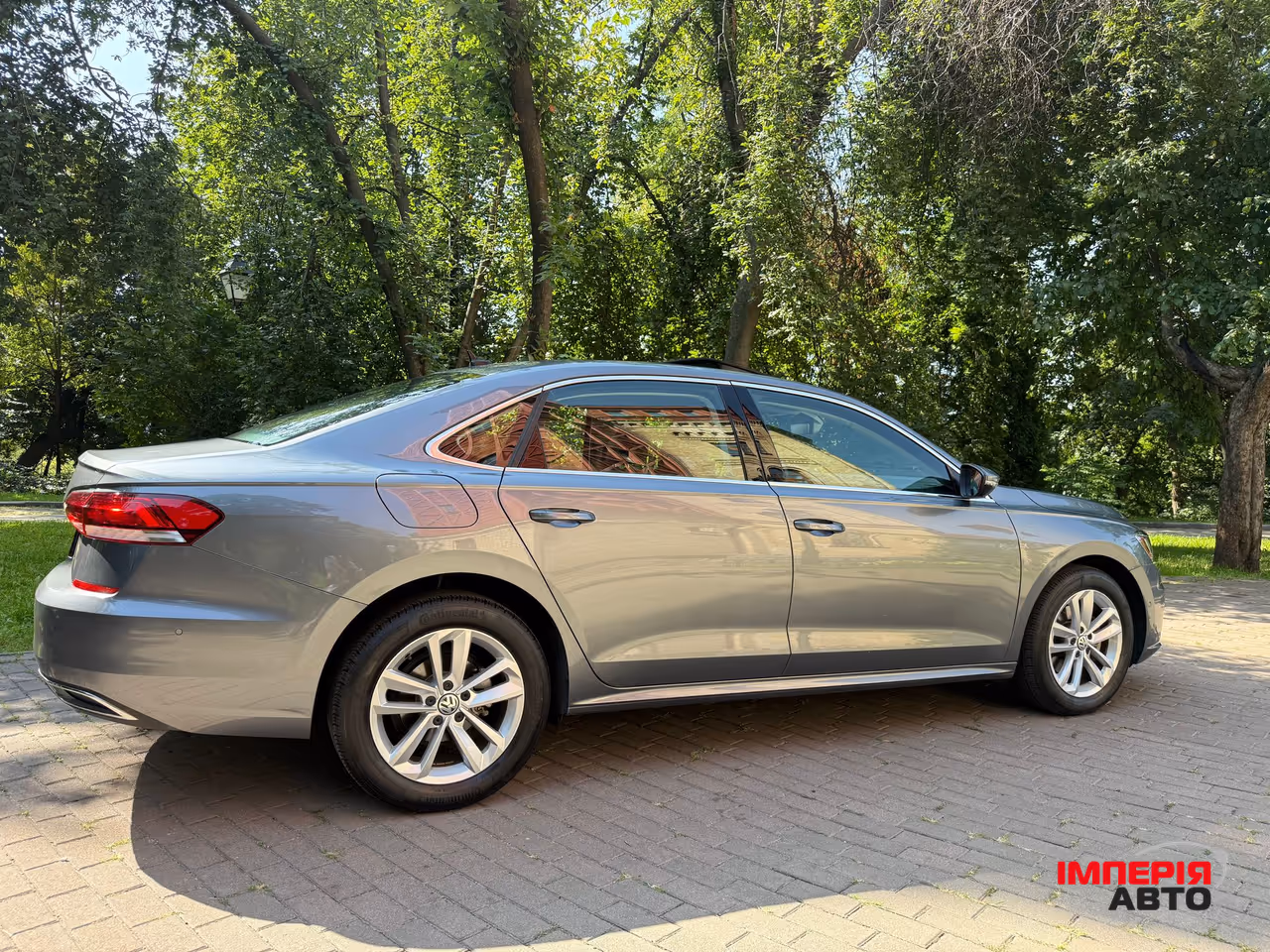 Volkswagen Passat - фото 4