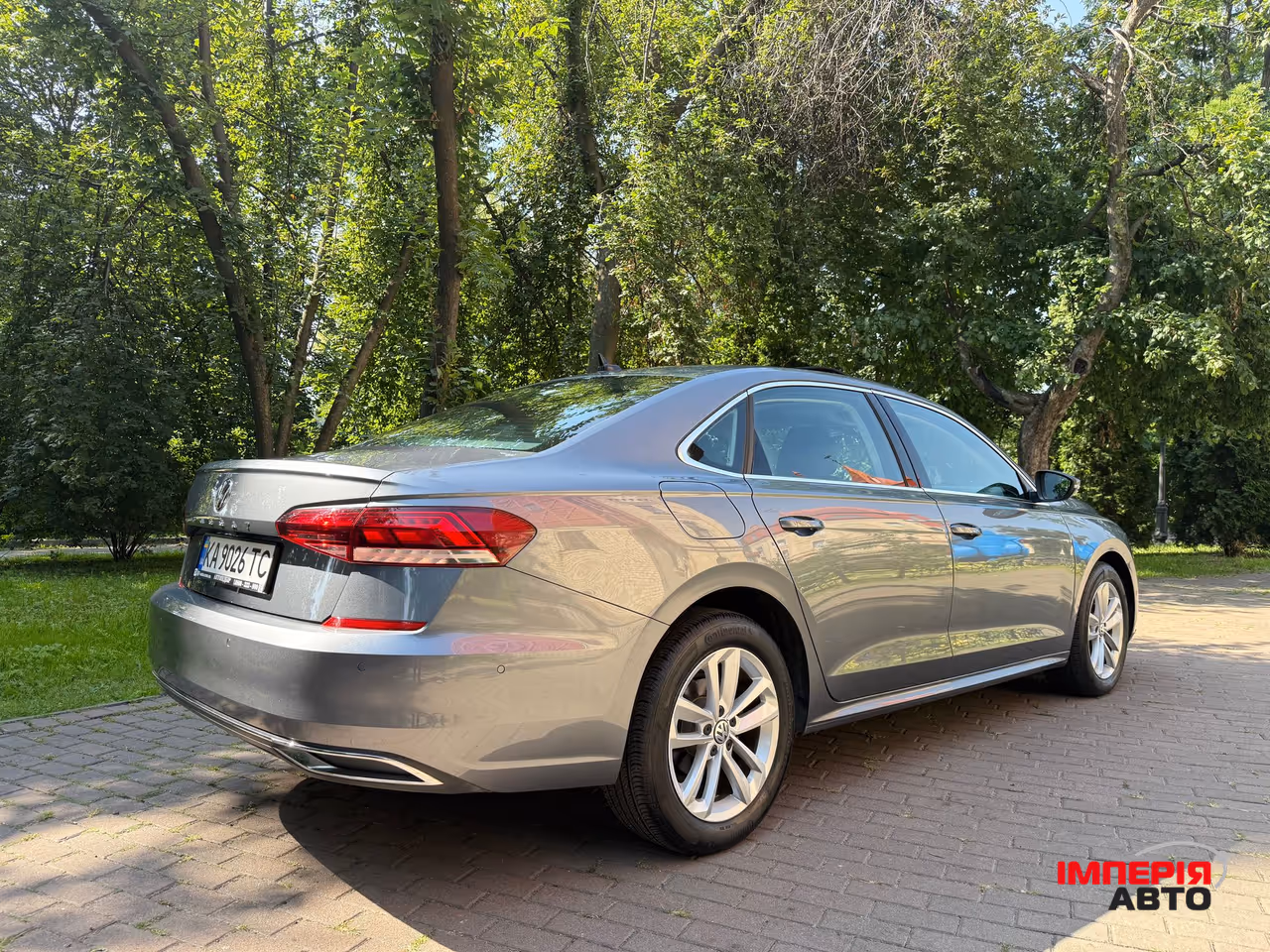 Volkswagen Passat - фото 6