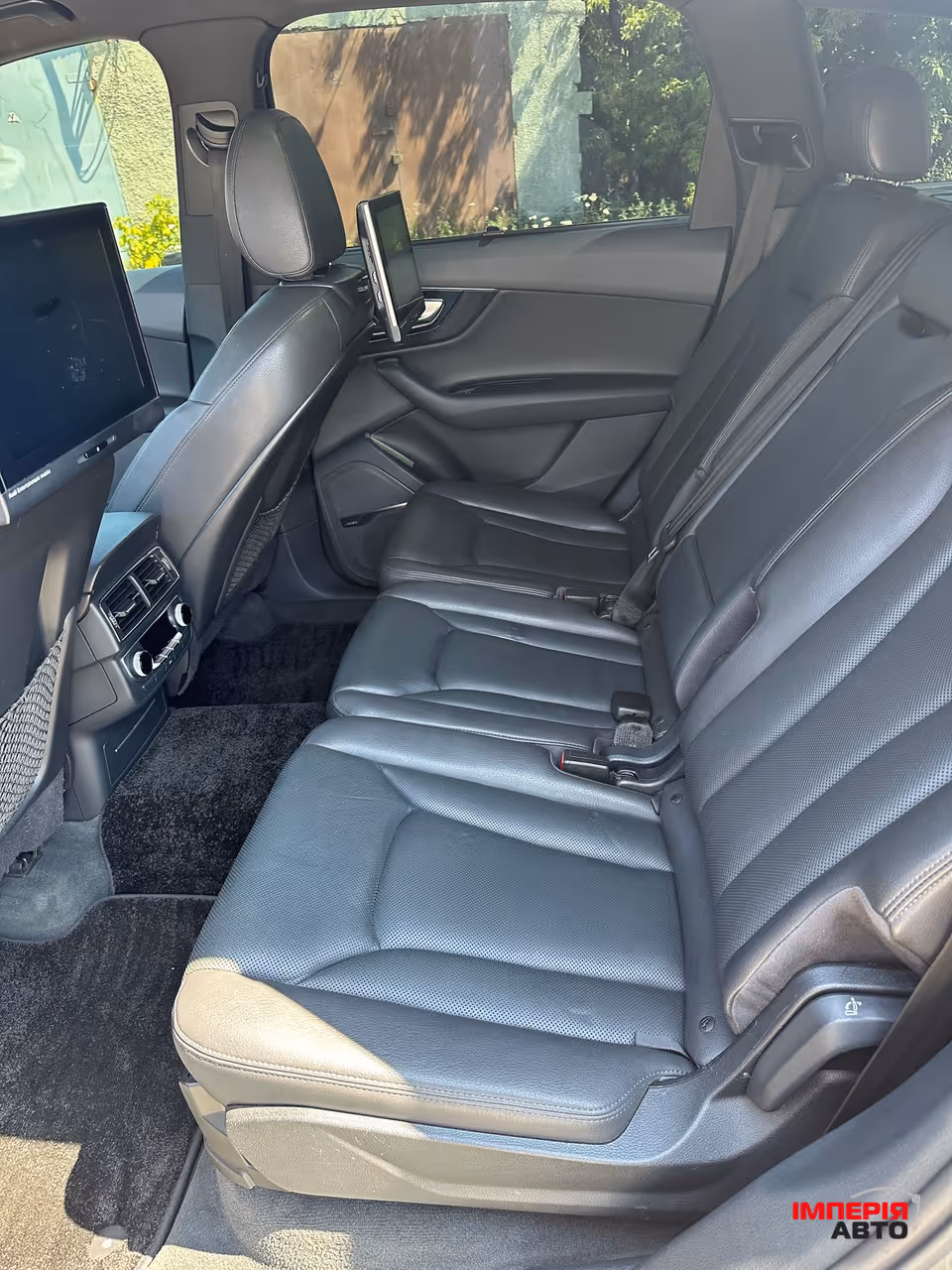 Audi Q7 - фото 20