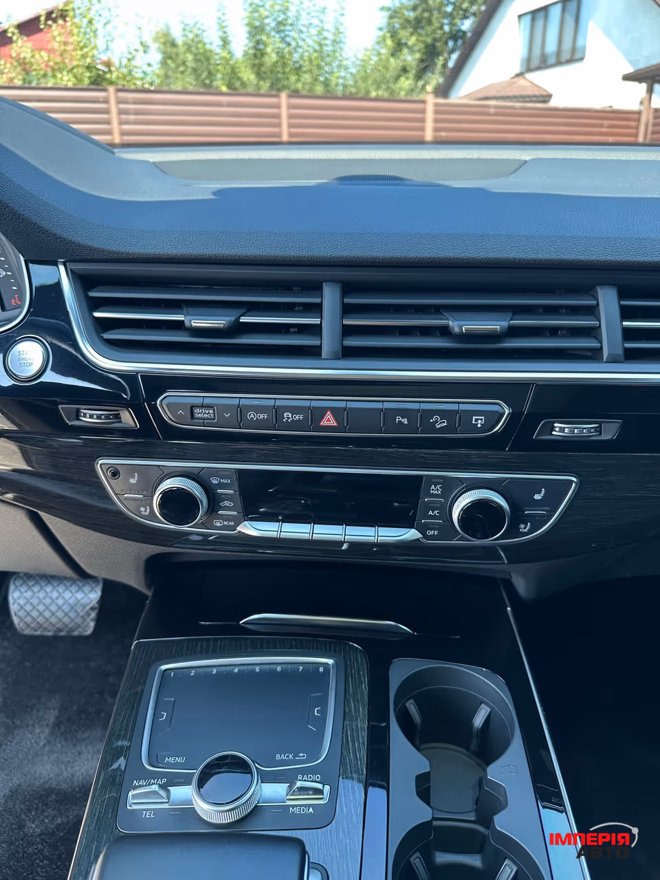 Audi Q7 - фото 15