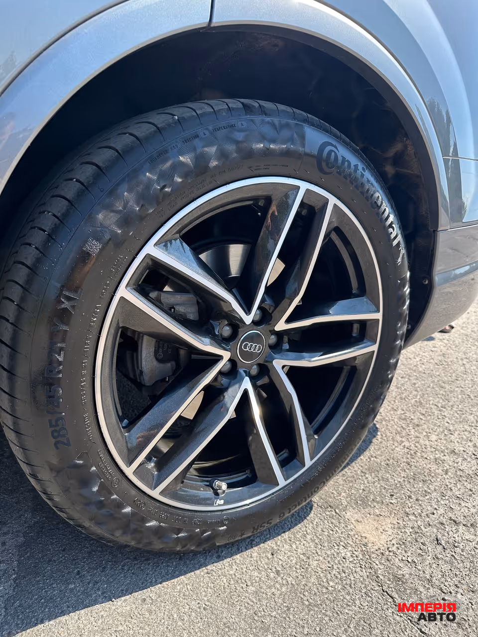 Audi Q7 - фото 26