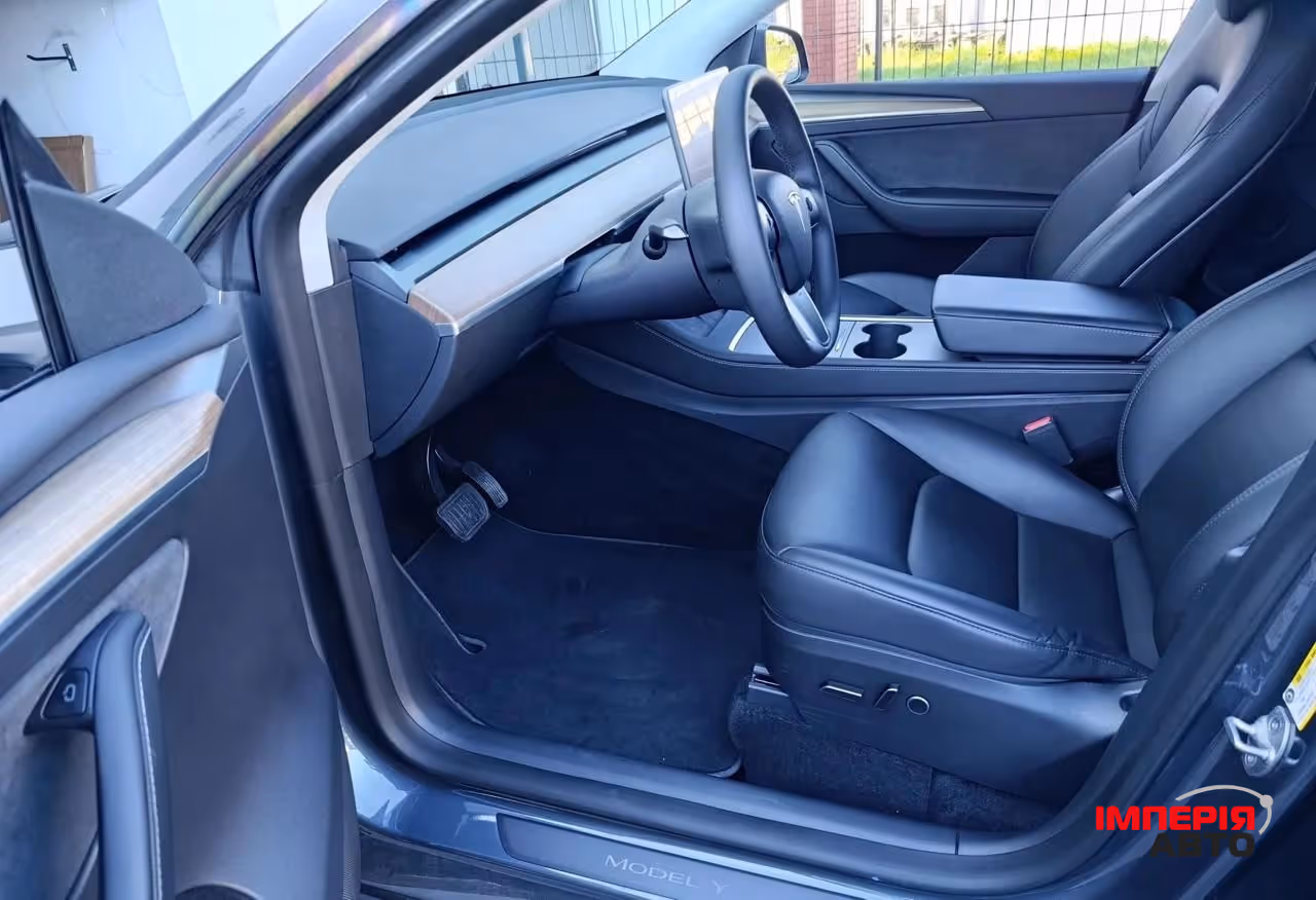 Tesla Model Y - фото 11