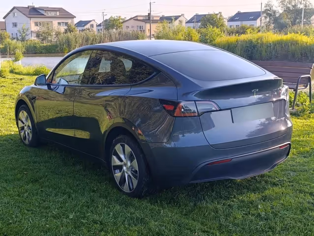 Tesla Model Y - зображення 4