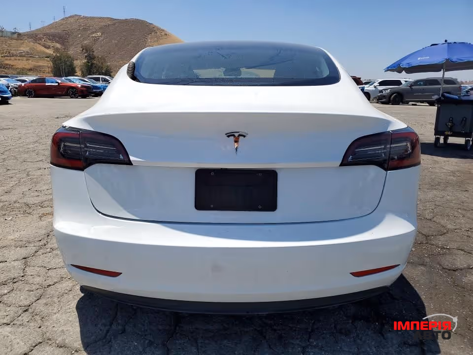 Tesla Model 3 - фото 5