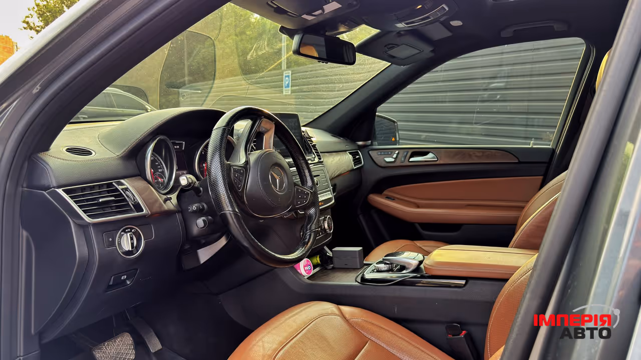 Mercedes-Benz GLS - фото 8