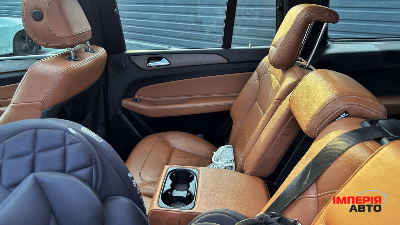 Mercedes-Benz GLS - фото 12