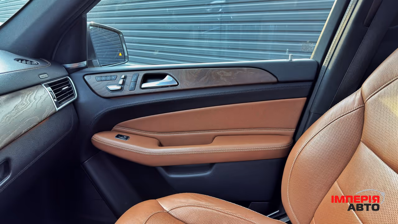 Mercedes-Benz GLS - фото 24