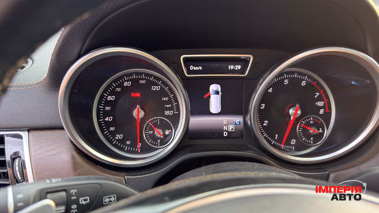 Mercedes-Benz GLS - фото 10