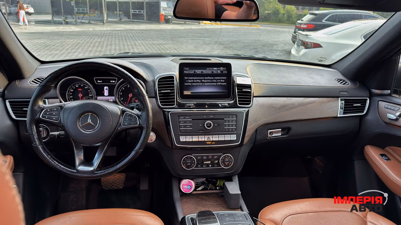 Mercedes-Benz GLS - фото 17