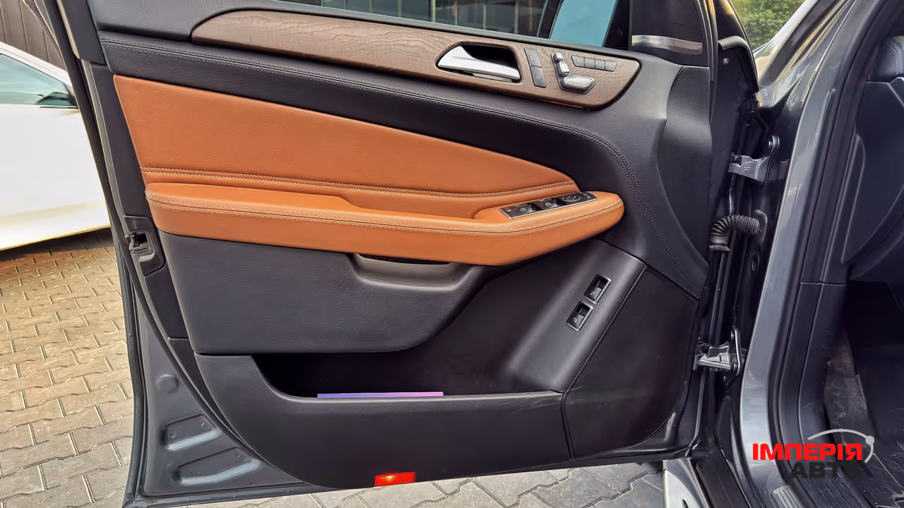 Mercedes-Benz GLS - фото 11