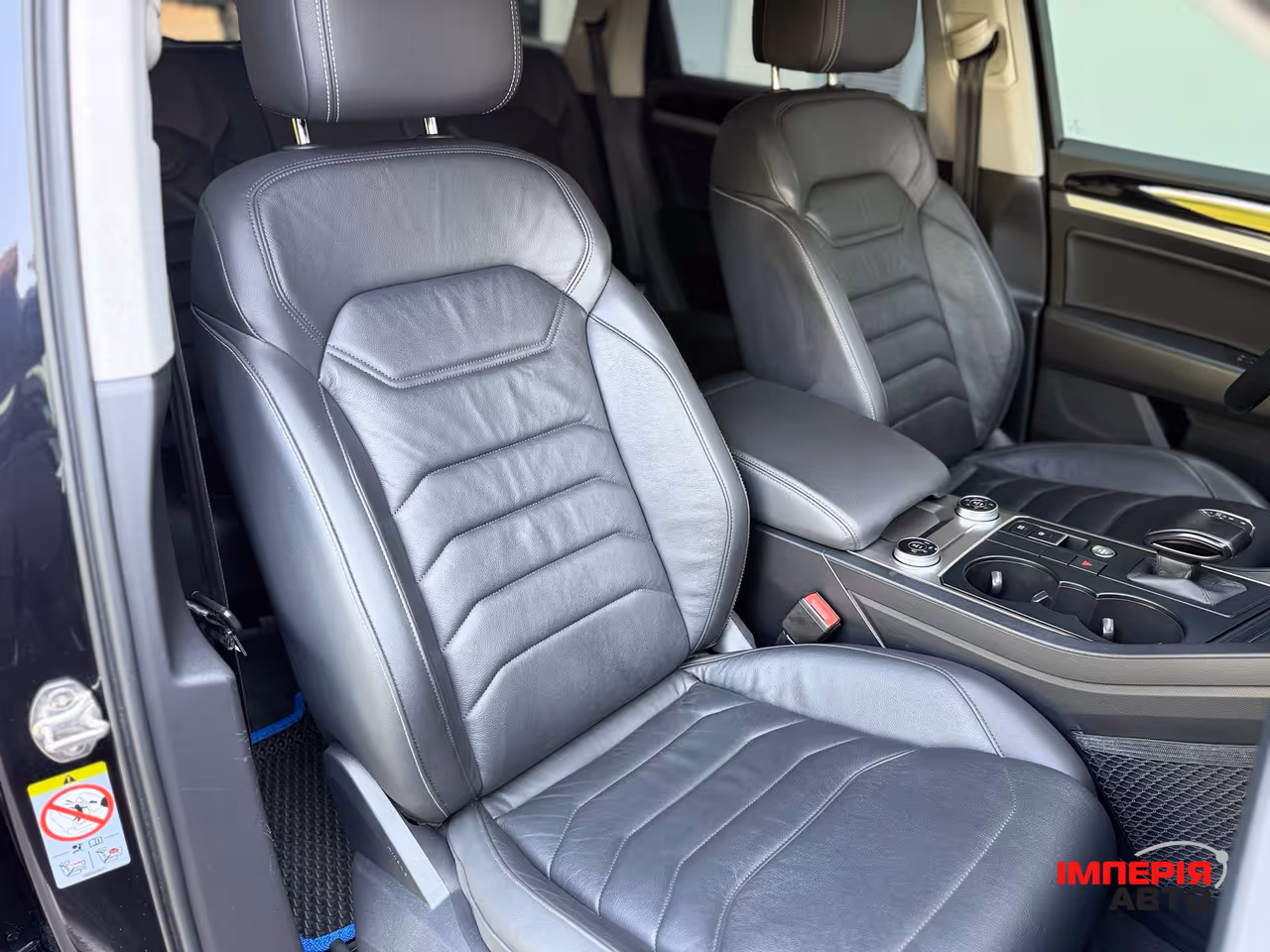 Volkswagen Touareg - фото 37