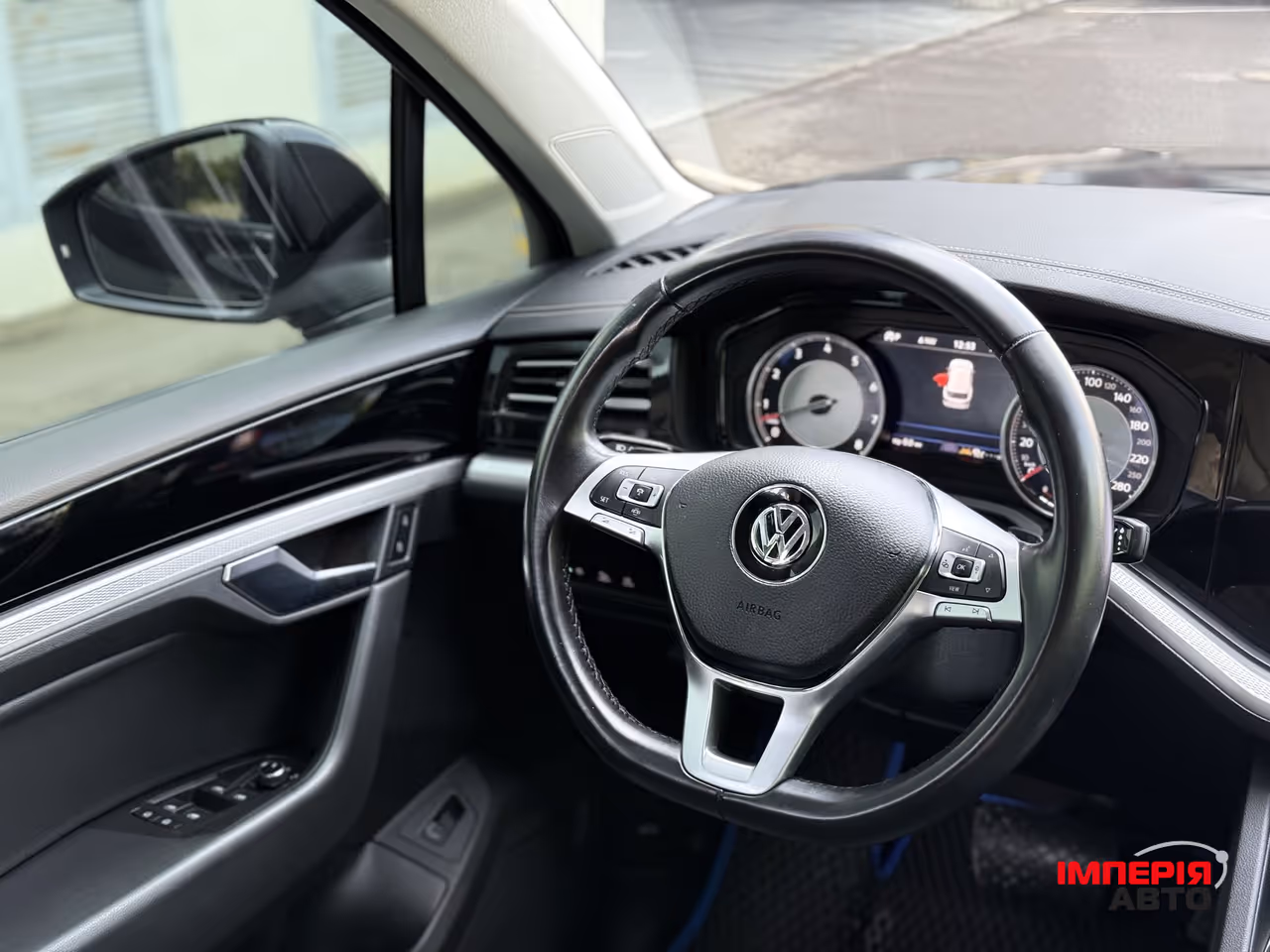 Volkswagen Touareg - фото 36