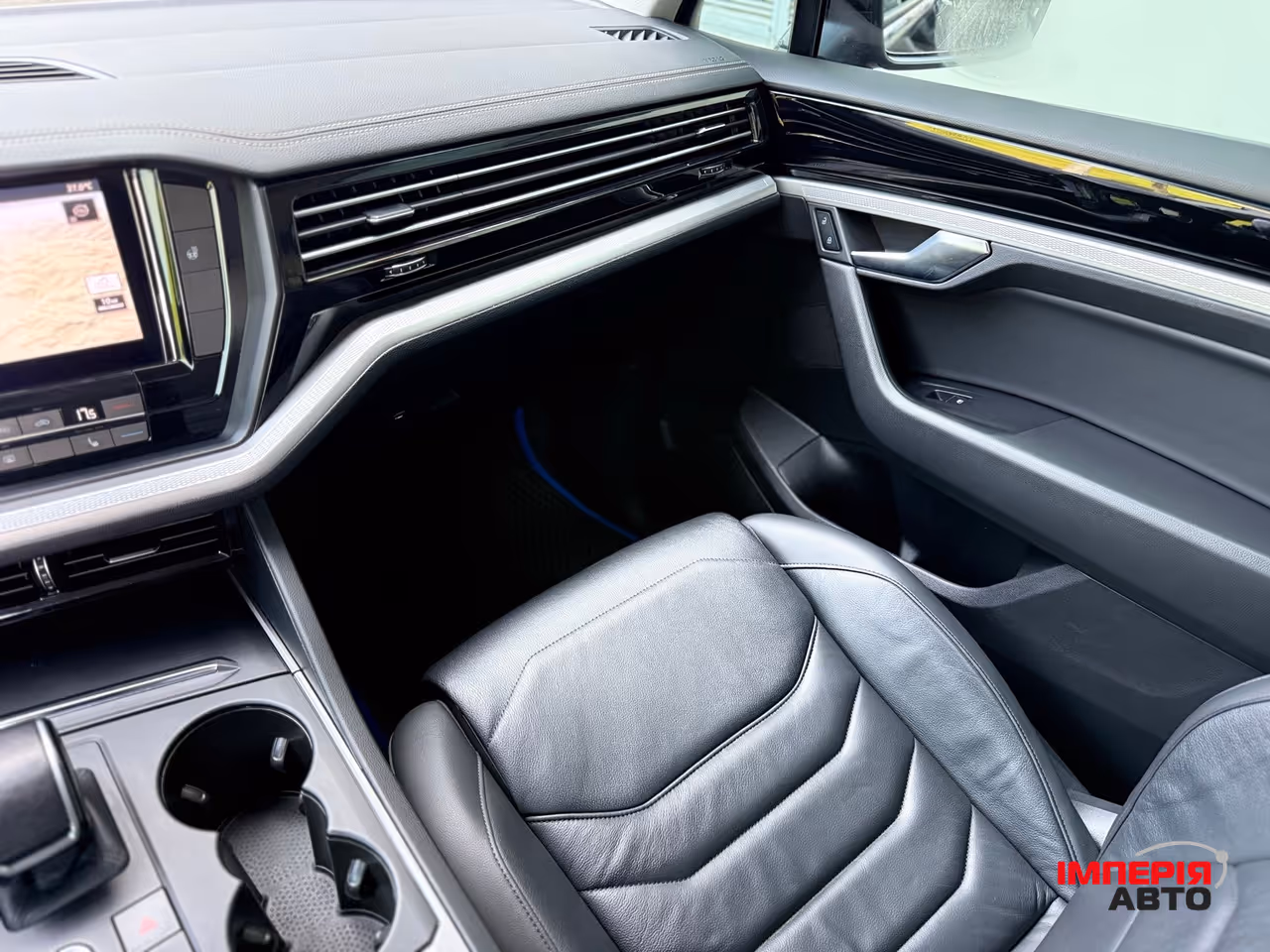 Volkswagen Touareg - фото 45