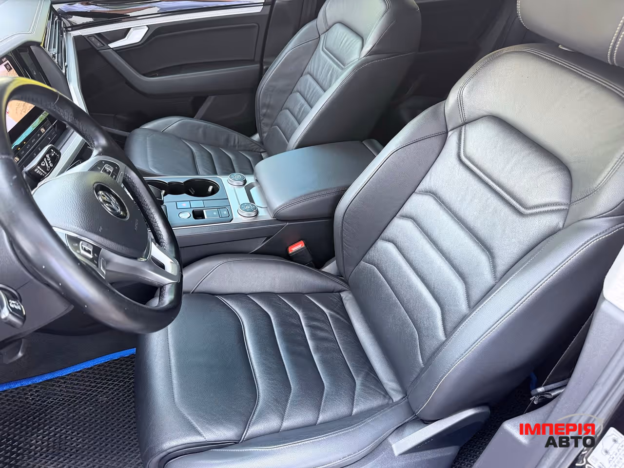 Volkswagen Touareg - фото 17