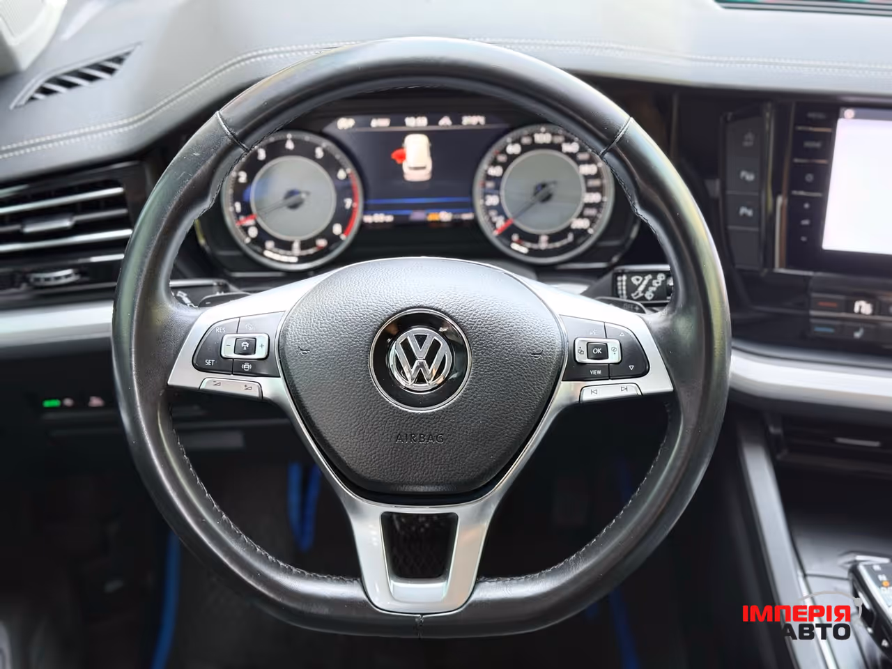 Volkswagen Touareg - фото 29